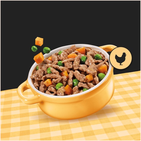 CESAR® Wiejski Gulasz z drobiem, warzywami i pietruszką w sosie 150 g image 1